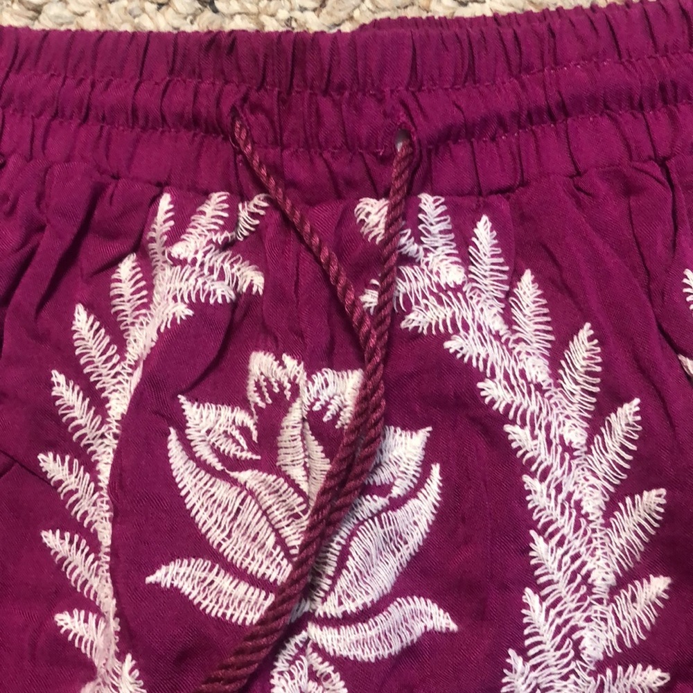 Shorts - Picture 2 of 4